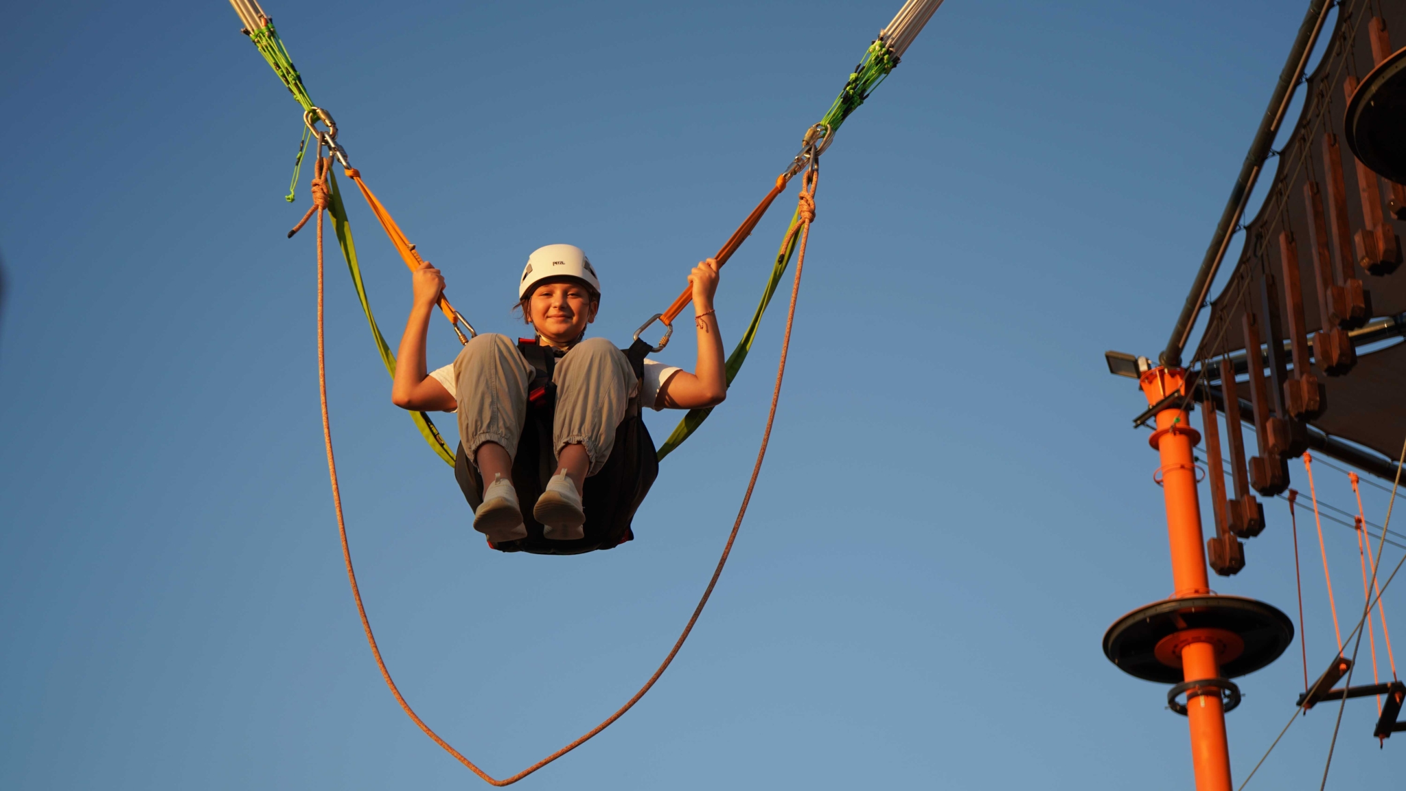 Human Slingshot-Extreme World